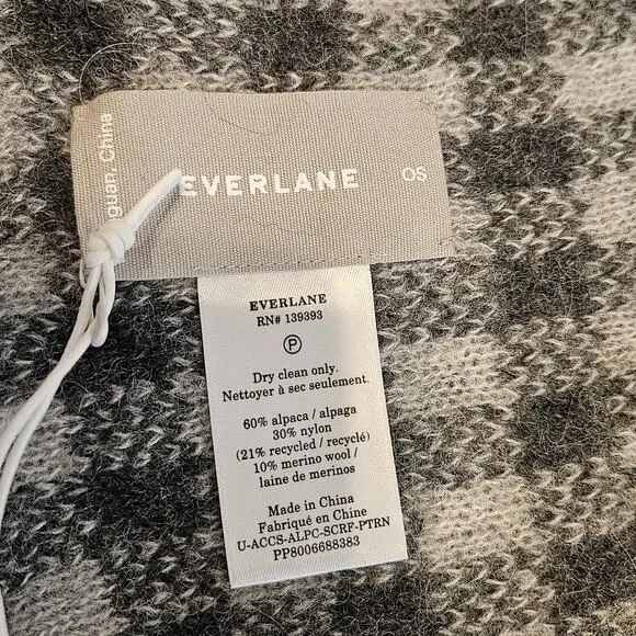Everlane The Alpaca Patterned Scarf Gray Buffalo Check One Size Unisex - Picture 4 of 10